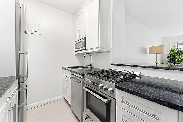 Rented by Corcoran | media 3