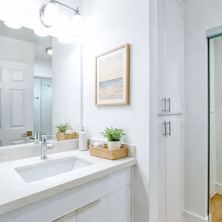 2nd image of 3721 Westwood Blvd APT 7
