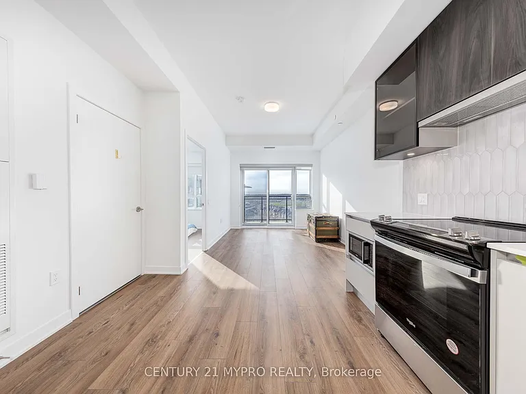 395 Dundas St W #Penthouse 02-02 — Photo 3
