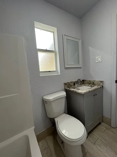 2 bed, 647 sqft, $1,200 — Photo 4