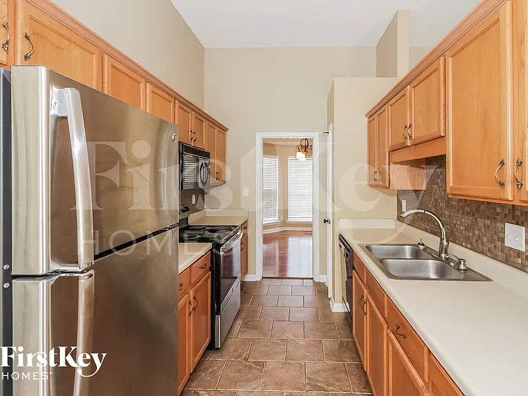 10257 Green Moss Dr N — Photo 6