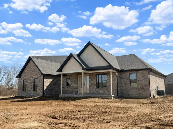 2795 Venice Crossing Dr, Trenton, OH 45067