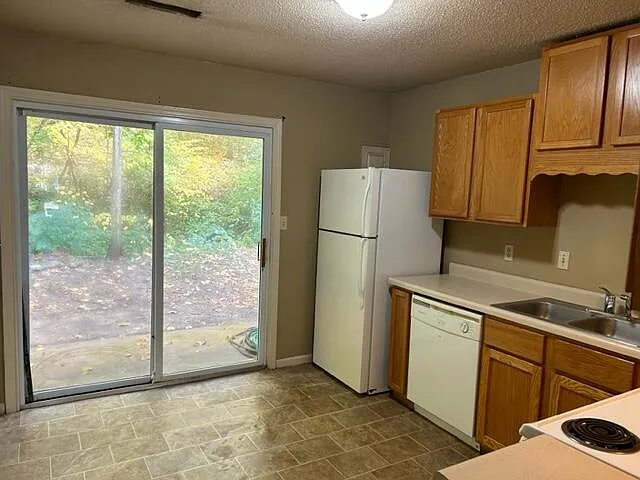1608 Radcliffe Dr #A — Photo 4