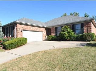 8704 Valeridge Ct, Lyndon, KY 40242