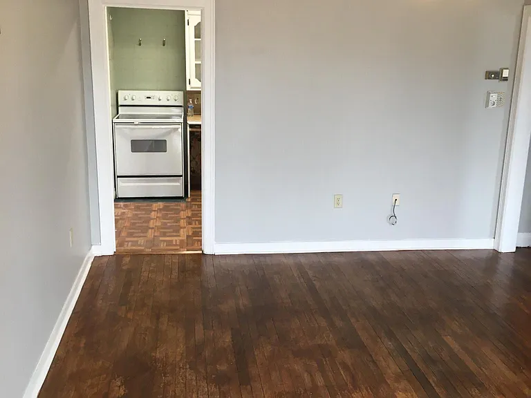 1310 W Kentucky Ave — Photo 22