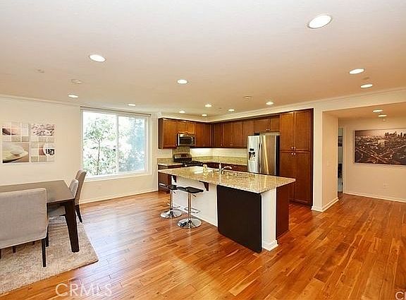 3rd image of 533 Rockefeller