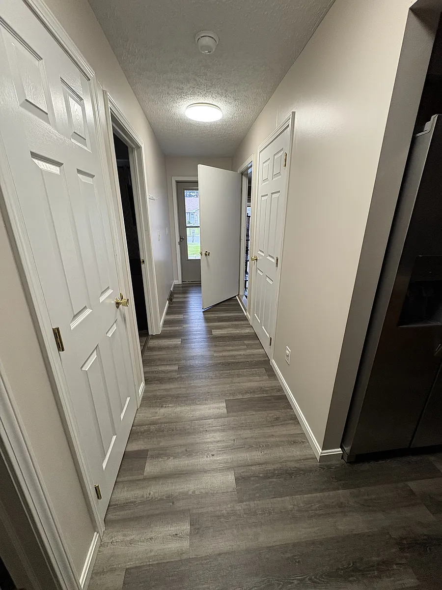 Building Photo - 654 Yeager Dr
