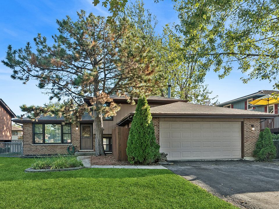 1st image of 8959 W 169th Pl