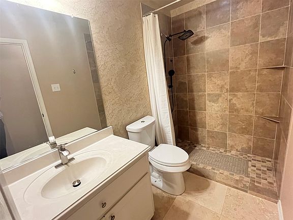5th image of 6424 Barstow Ln