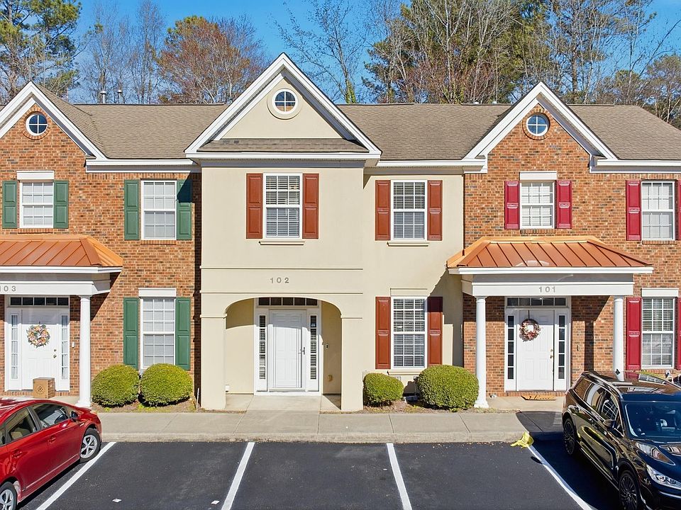 1st image of 102 Tuscany Ct