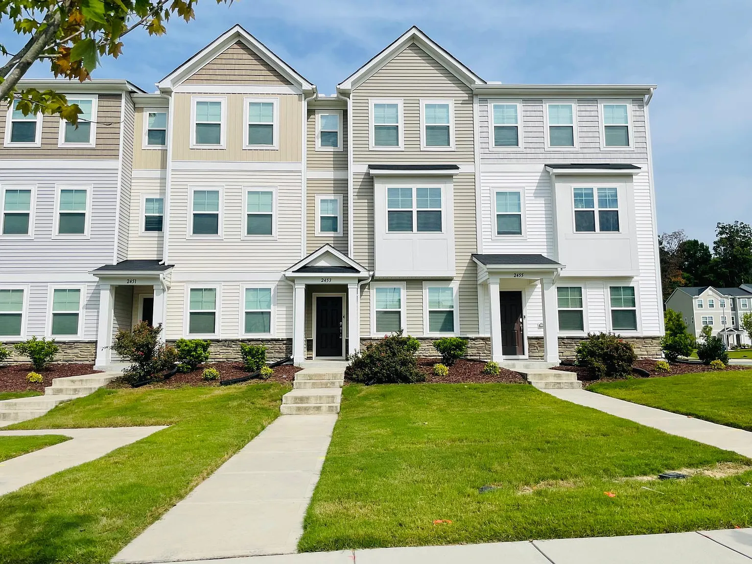 3 bed, 1750 sqft, $1,895 — Photo 1