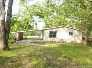 30205 Walnut Dr, Girard, IL 62640