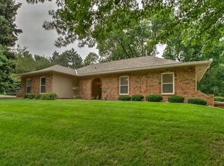 12415 Oakair Dr, Omaha, NE 68137