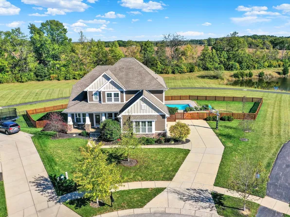 3537 Old Quarry Dr, Zionsville, IN 46077