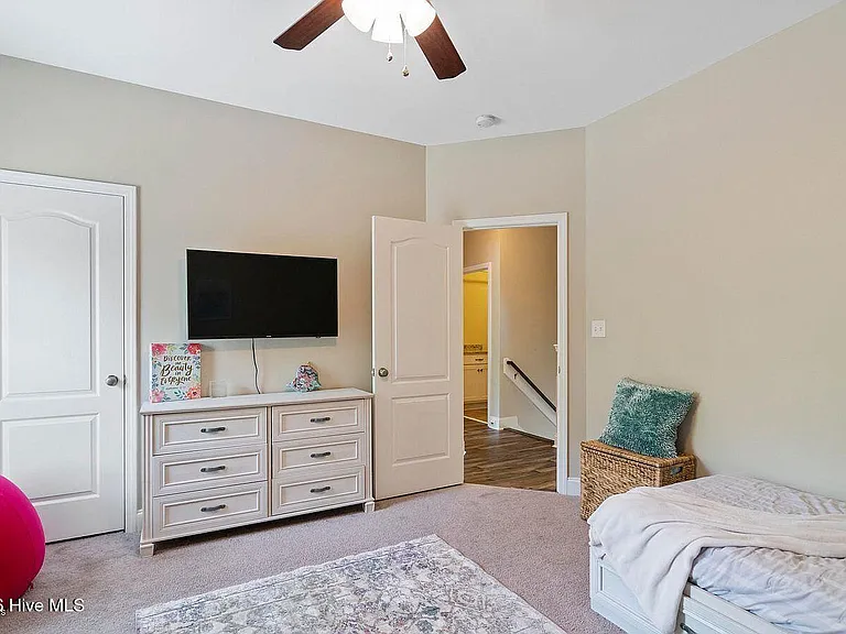 213 Willas Ct — Photo 45