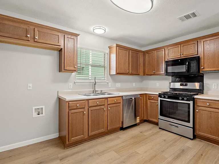 1429 Davis Mountain Loop — Photo 14