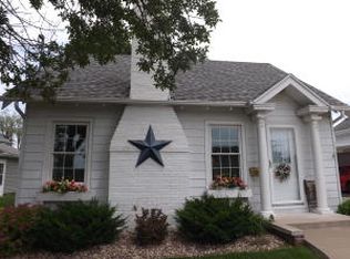 303 Monroe St, Muscatine, IA 52761