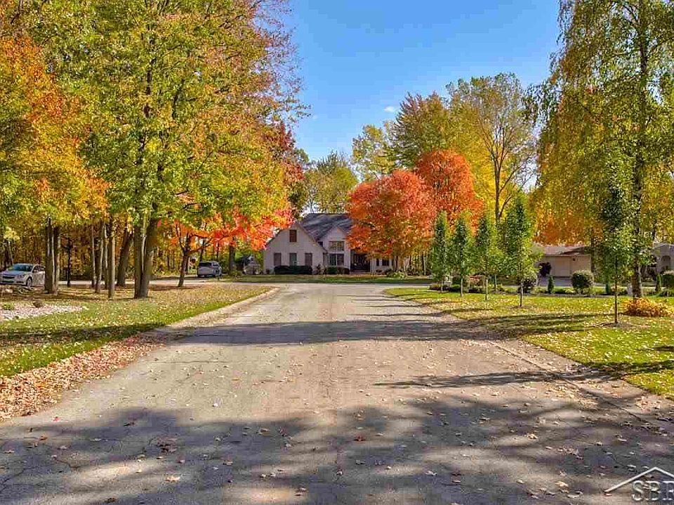 2nd image of Foxwood Dr
