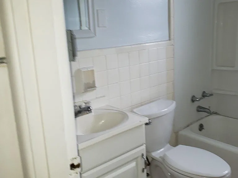 5500 Montgomery Rd #9 — Photo 3