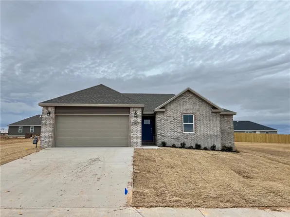 283 Presley Loop, Huntsville, AR 72740