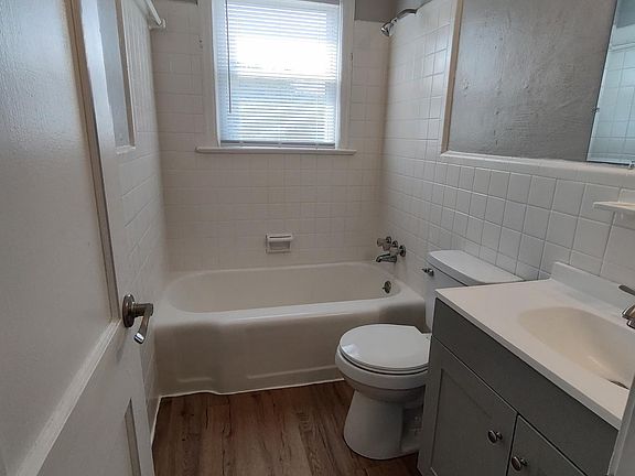 2nd image of 1287 W Ocean View Ave APT 4