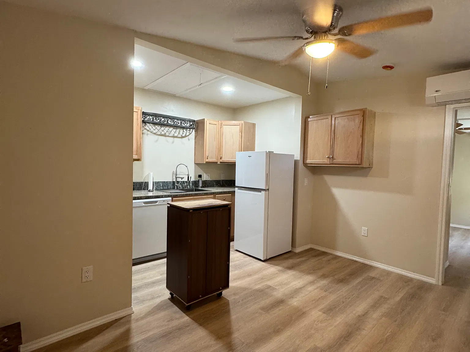 1 bed, 500 sqft, $1,850 — Photo 2
