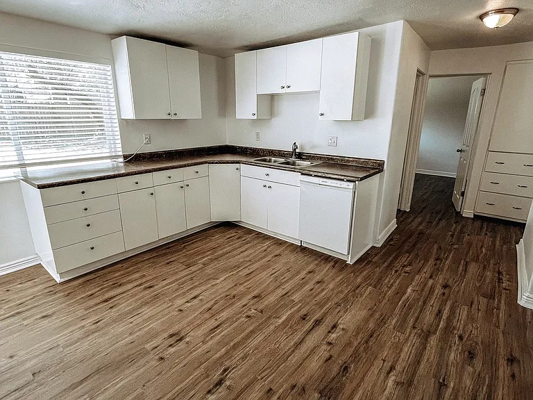 13413 S Minuteman Dr #2 — Photo 2
