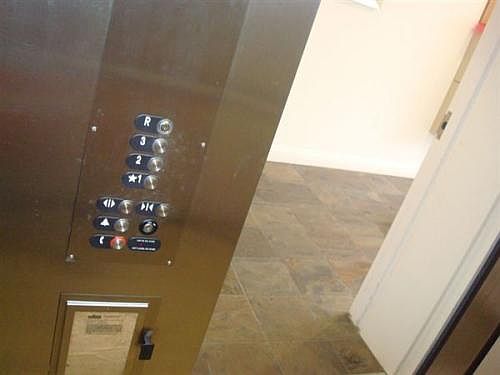 3rd image of 18434 Vincennes St APT 10
