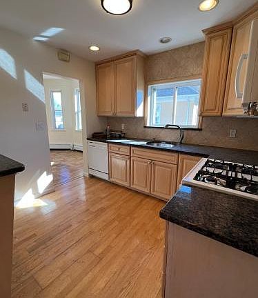 2nd image of 58 Crotty Ave