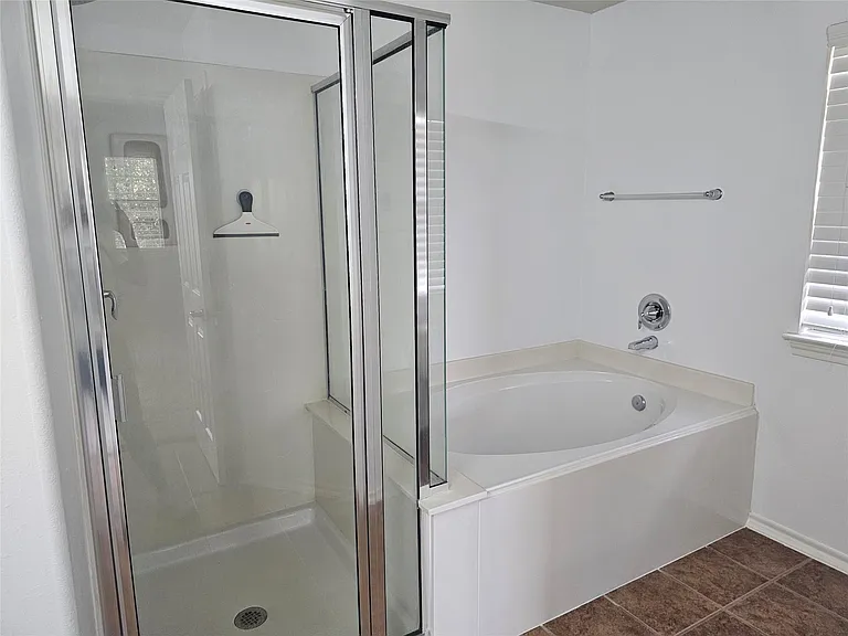 3217 Victorian Manor Ln — Photo 7