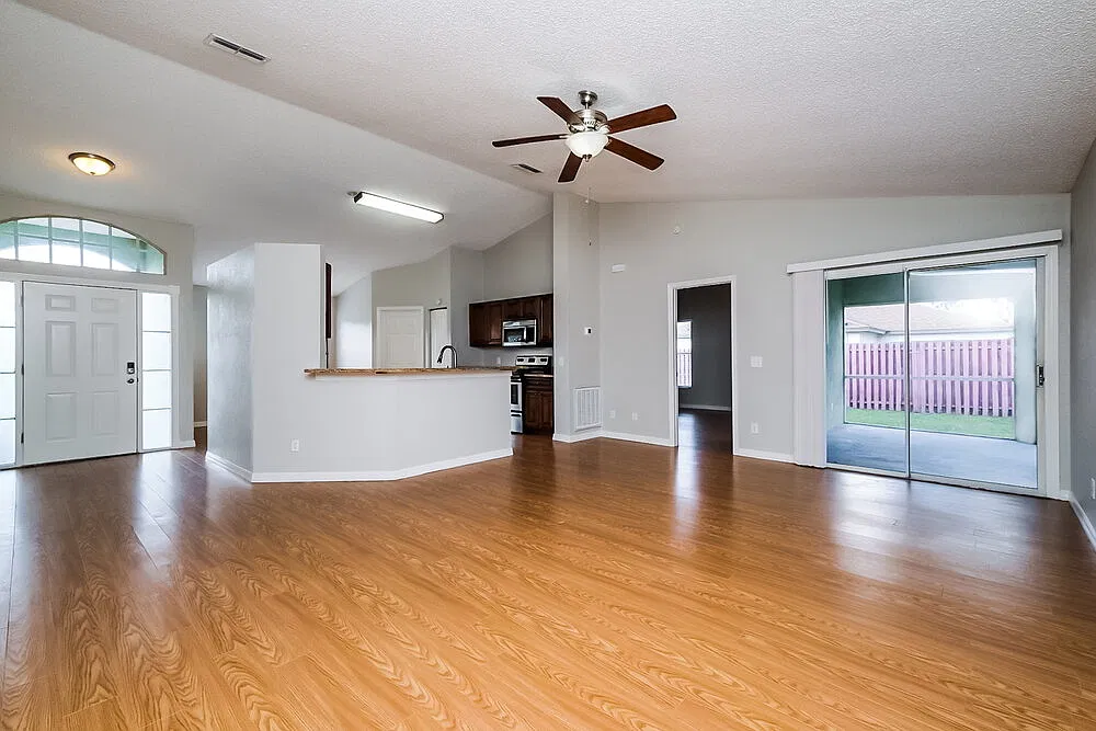 3 bed, 2.0 bath, 1441 sqft, $3,100 — Photo 4