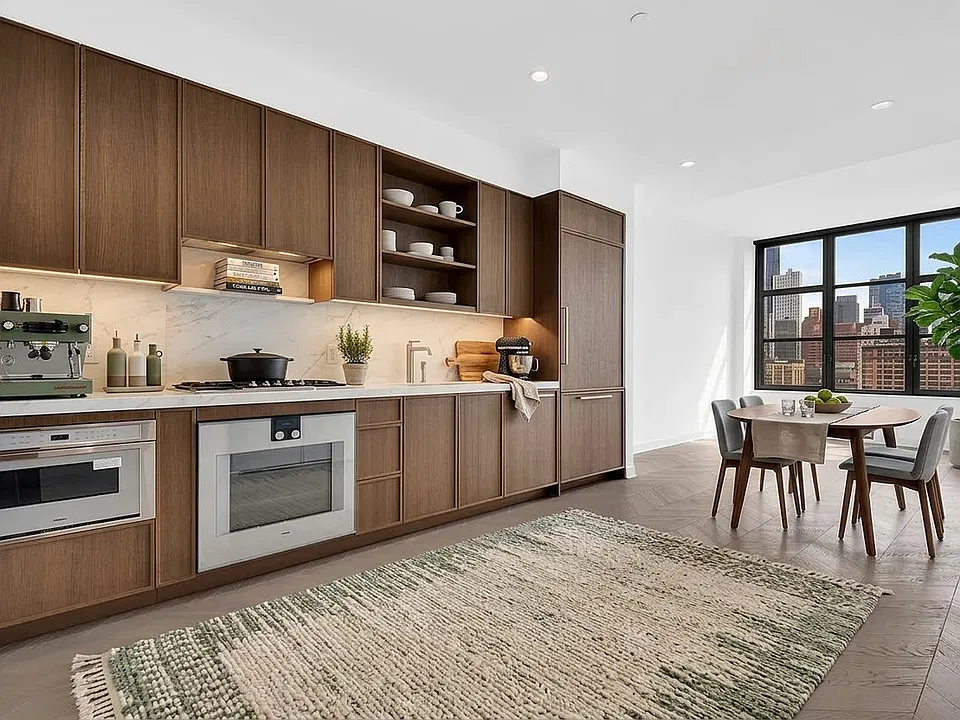 115 York St #5H