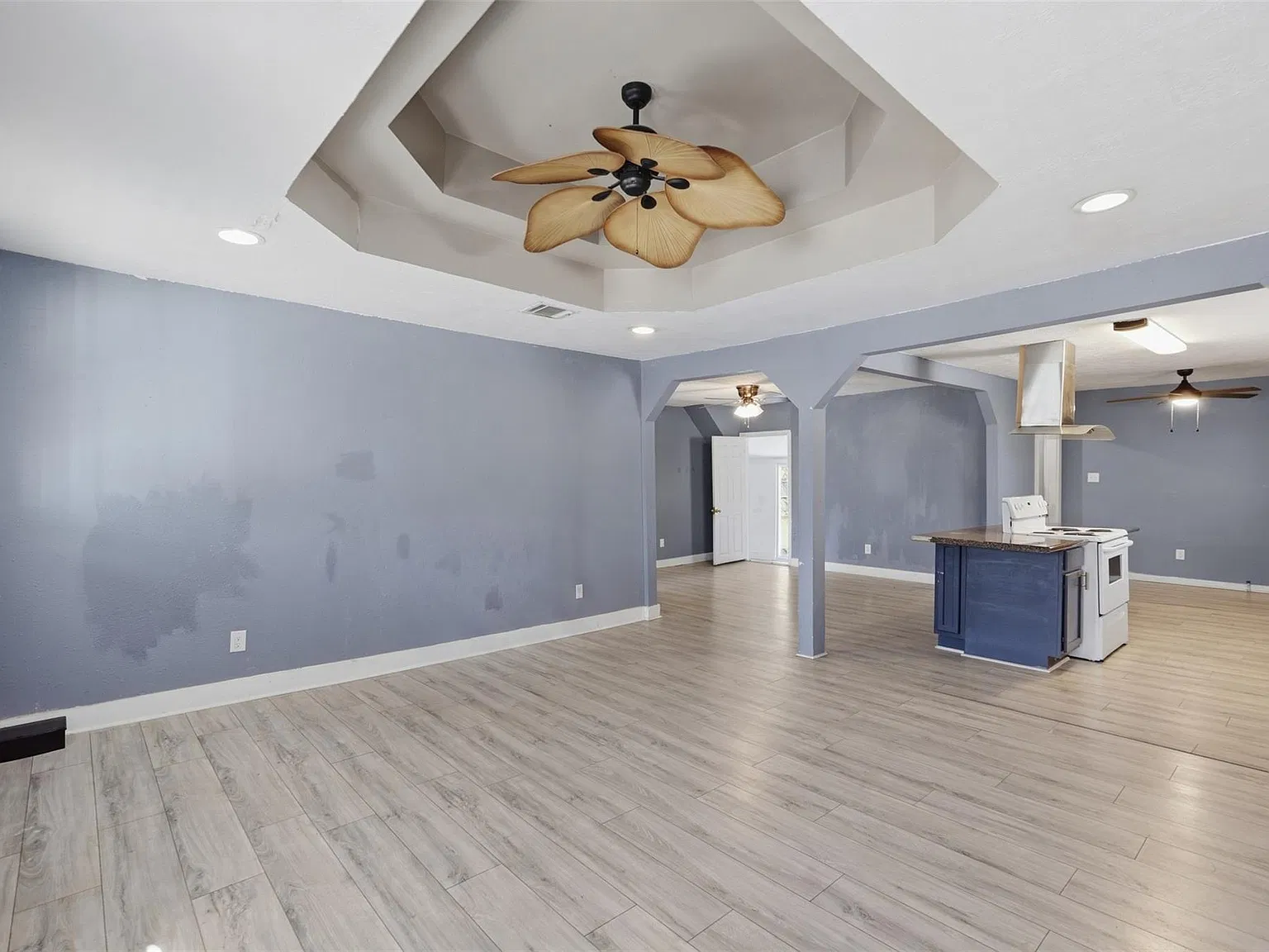 4 bed, 3.0 bath, 2142 sqft, $2,499 — Photo 3