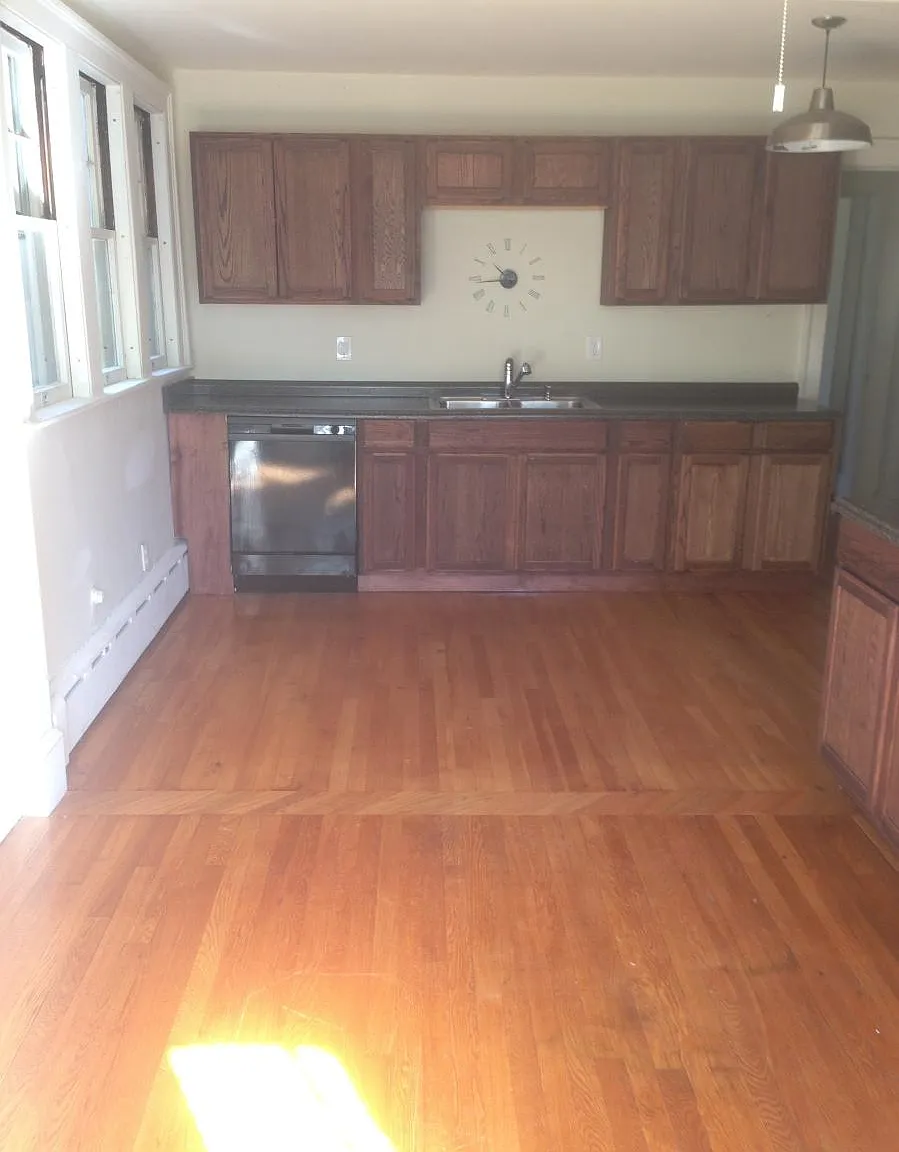 1105 Farmington Avenue — Photo 3