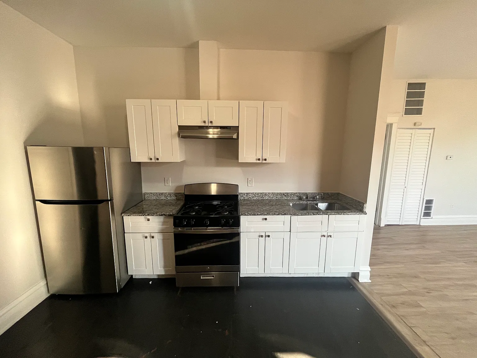 2238 S Homan Ave #2R — Photo 3