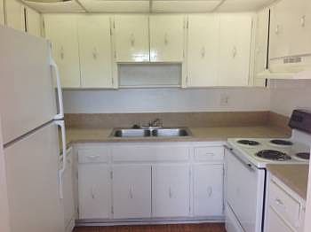 2nd image of 400 NW 34th St APT 101