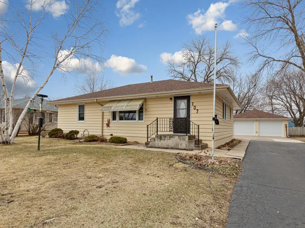 107 21st Ave NW, Faribault, MN 55021