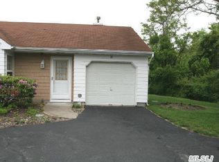 33 Theodore Dr, Coram, NY 11727