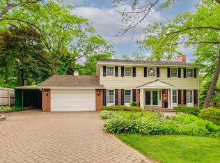 725 Morningside Dr, Lake Forest, IL 60045