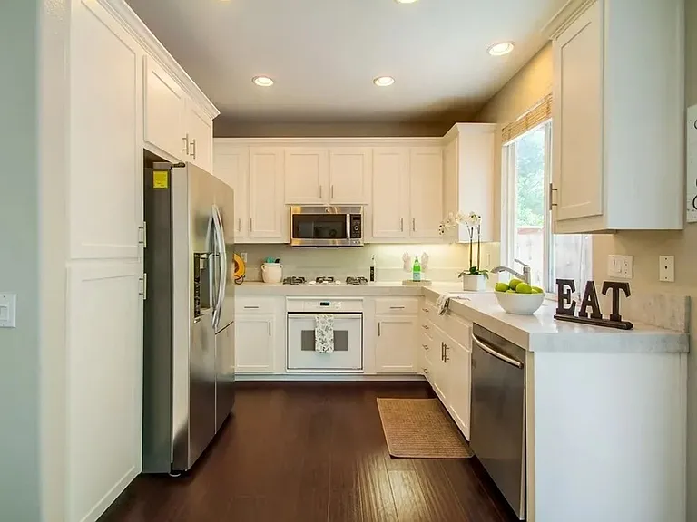 1008 Crystal Springs Pl — Photo 10