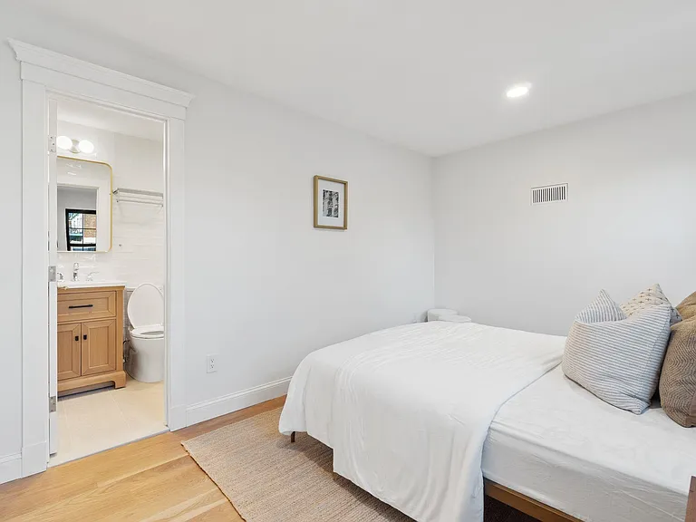 82 Colgate St #3 — Photo 27