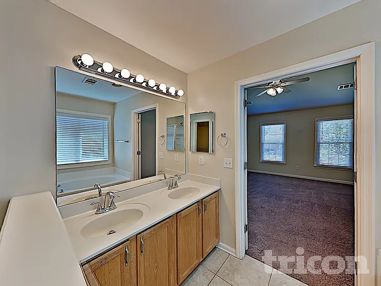 1267 Buckingham Cir — Photo 12