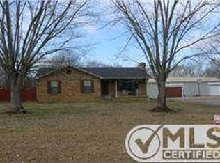 144 Denning Ln, Cottontown, TN 37048