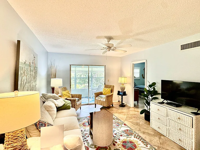 1100 Ponce De Leon Cir #E306 — Photo 27