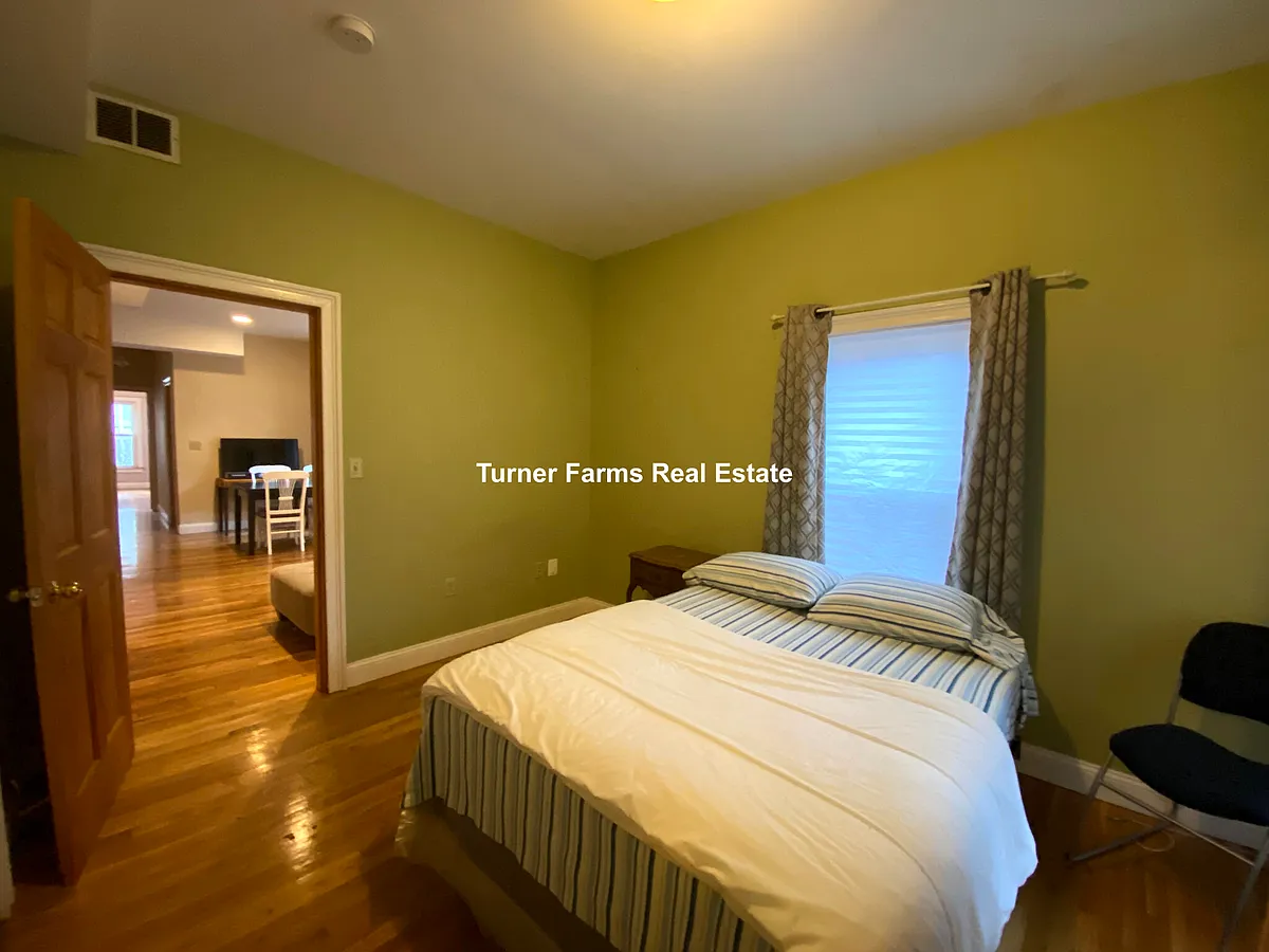 Building Photo - 1031 Tremont St #3