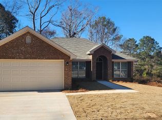 245 Brownstone Loop, Elmore, AL 36022
