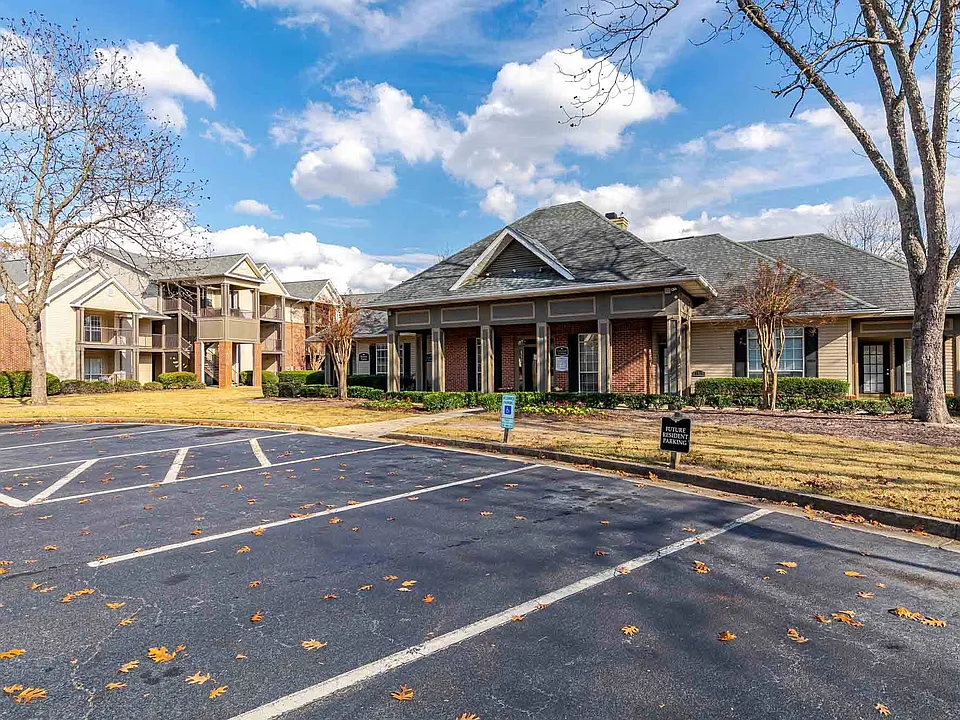 Huntington Chase Apartments