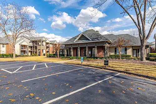 Huntington Chase Apartments Photo 1