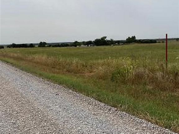 3rd image of 3725 Lois Ln