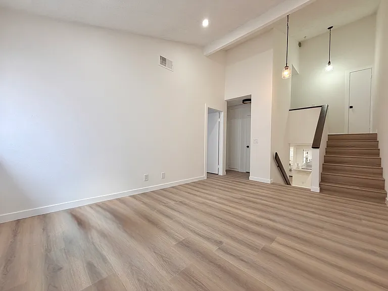 21500 Califa St #163 — Photo 13
